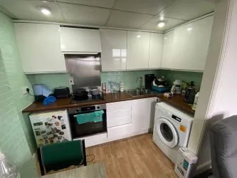 A very nice apartment forming part of an original Victorian Hotel, Burlington Mansions. Assigned parking, communal space and gymnasium also available with this home. - Flat 35 Burlington East Mansions, 11 Owls Road, Bournemouth, Dorset, BH5 1AT