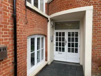 A very nice apartment forming part of an original Victorian Hotel, Burlington Mansions. Assigned parking, communal space and gymnasium also available with this home. - Flat 35 Burlington East Mansions, 11 Owls Road, Bournemouth, Dorset, BH5 1AT