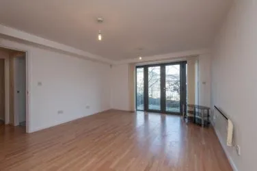 VACANT GROUND FLOOR APARTMENT READY TO LET