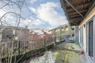 VACANT GROUND FLOOR APARTMENT READY TO LET