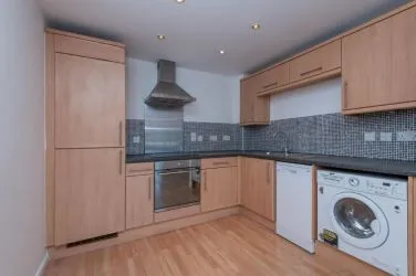 VACANT GROUND FLOOR APARTMENT READY TO LET