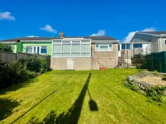 10 Bro Enddwyn is a 2 bedroomed semi-detached property of standard construction under a slated roof located on the outskirts of the popular village of Dyffryn Ardudwy. Updating required.