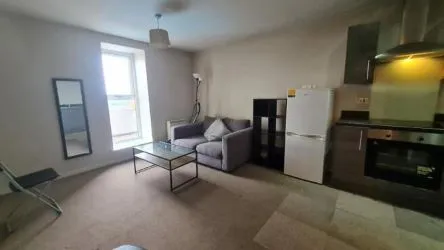 1 Bed Flat £6,600 per annum 18% Yield!