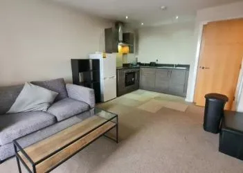 1 Bed Flat £6,600 per annum 18% Yield!