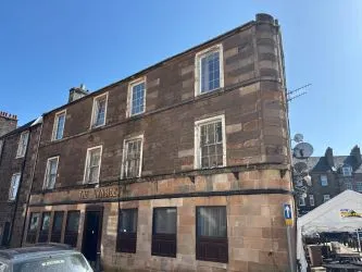 Town & Country Property Auctions offers this incredible 3 bedroom property in Campbeltown.