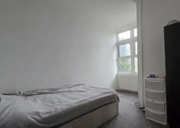 Tenanted 2 Bedroom Flat - Ideal Investment