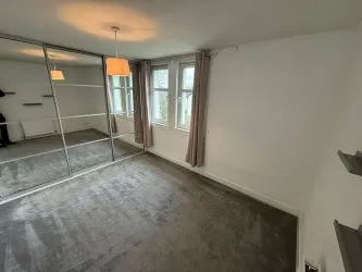 Town & Country Property Auctions offers this excellent 2-bedroom top floor flat in Dundee.