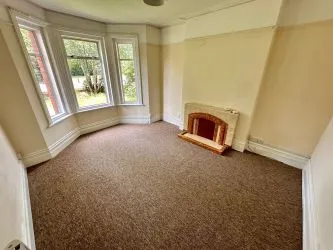 Freehold Ground Floor Flat  with Private Garden in Bournemouth BH8 - Vacant Possession