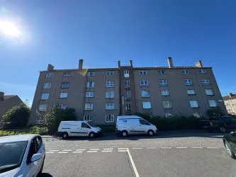 Town and Country Property Auctions offers this 2 Bedroom Maisonette in Edinburgh