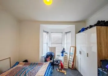 Two-bedroom ground floor flat, perfectly situated in a quiet residential road within one of South East London's emerging neighborhood's. Property comprises: entrance hall, bathroom, two bedrooms and kitchen living room with access to a rear courtyard. 

The property is currently rented bringing in £1,500 pcm = £18,000 per annum.