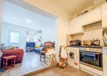 Two-bedroom ground floor flat, perfectly situated in a quiet residential road within one of South East London's emerging neighborhood's. Property comprises: entrance hall, bathroom, two bedrooms and kitchen living room with access to a rear courtyard. 

The property is currently rented bringing in £1,500 pcm = £18,000 per annum.