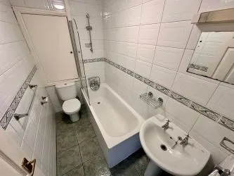 One Bedroom Flat with Parking and Gym Included - Ideal Holiday Home & Vacant Possession-  Flat 35 Burlington East Mansions, 11 Owls Road, Bournemouth, Dorset, BH5 1AT