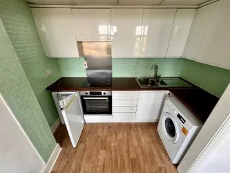 One Bedroom Flat with Parking and Gym Included - Ideal Holiday Home & Vacant Possession-  Flat 35 Burlington East Mansions, 11 Owls Road, Bournemouth, Dorset, BH5 1AT