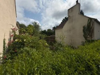 FOR SALE BY ONLINE PUBLIC AUCTION

PRE-APPLICATION PLANNING APPLICATION MADE BY THE VENDOR FOR DEMOLITION BUILD FOR 2 X TWO BEDROOM SEMI DETACHED PROPERTIES SUBJECT TO FULL PLANNING APPLICATION**

** PROSPECTIVE PURHCASERS SHOULD MAKE THEIR OWN ENQURIES OF THE LOCAL AUTHORITY.