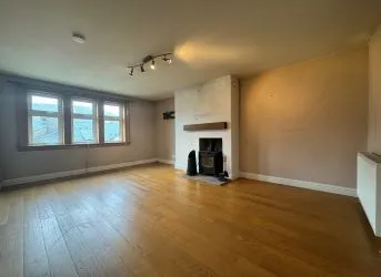 Town and Country Property Auctions offers this 2 Bedroom Top Floor Flat in Tarbert