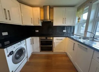 Town and Country Property Auctions offers this 2 Bedroom Top Floor Flat in Tarbert