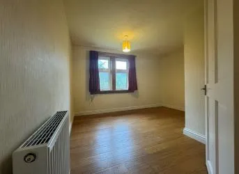 Town and Country Property Auctions offers this 2 Bedroom Top Floor Flat in Tarbert
