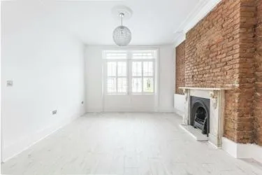 Detached 4 Bedroom Period Home