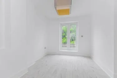 Detached 4 Bedroom Period Home