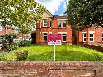 1st Floor Flat with Rear Garden and Brand New Lease in Bournemouth - Vacant Possession