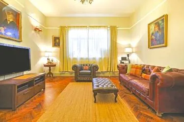 3 BEDROOM APARTMENT ON FULHAM BROADWAY