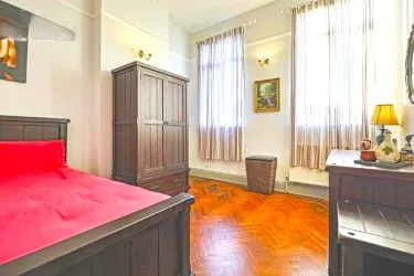 3 BEDROOM APARTMENT ON FULHAM BROADWAY