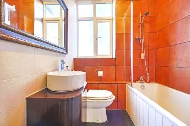 3 BEDROOM APARTMENT ON FULHAM BROADWAY