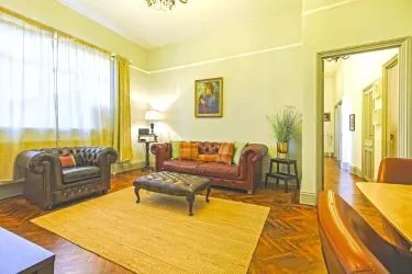 3 BEDROOM APARTMENT ON FULHAM BROADWAY