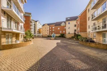 Exceptional Two Double Bedroom Coastal Apartment – Prime for Investment, or Second Home. - Flat 14 Honeycombe Beach, Honeycombe Chine, Boscombe, Dorset, BH5 1LE