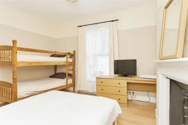 UNBROKEN TITLE BLOCK OF 4 APARTMENTS TO SOLD AT AUCTION