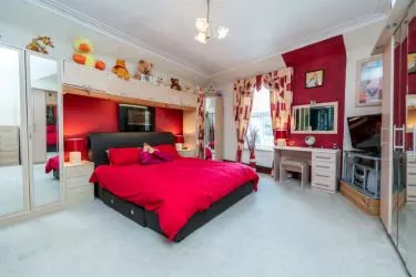 FORMER ROYAL HOTEL & 7 BEDROOM APARTMENT