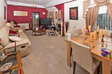 FORMER ROYAL HOTEL & 7 BEDROOM APARTMENT