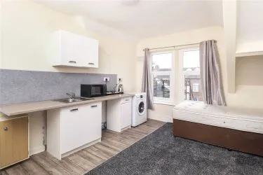 INCOME GENERATING HMO