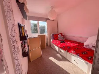Town and Country Property Auctions proudly present this 5-Bedroom Detached House in East Kilbride