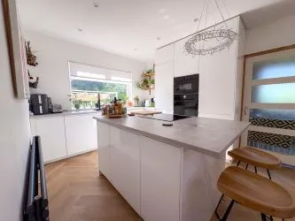 Town and Country Property Auctions proudly present this 5-Bedroom Detached House in East Kilbride