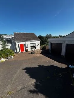 Town and Country Property Auctions proudly present this 5-Bedroom Detached House in East Kilbride