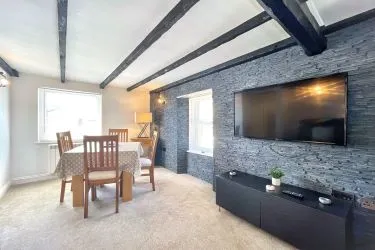 Charming coastal cottage with harbour views, modern comforts, and timeless character—just steps from Port Isaac.