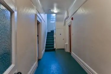 Spacious one bedroom ground floor flat in popular location near to Bournemouth beaches and local amenities.  Flat 1, 24 Campbell Road, Bournemouth, Bournemouth Christchurch Poole, BH1 4EP