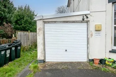 Spacious one bedroom ground floor flat in popular location near to Bournemouth beaches and local amenities.  Flat 1, 24 Campbell Road, Bournemouth, Bournemouth Christchurch Poole, BH1 4EP
