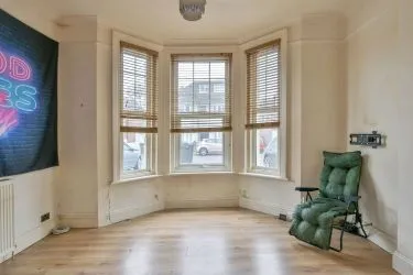 Spacious one bedroom ground floor flat in popular location near to Bournemouth beaches and local amenities.  Flat 1, 24 Campbell Road, Bournemouth, Bournemouth Christchurch Poole, BH1 4EP