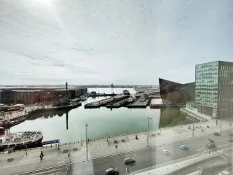 Eighth Floor Waterfront Apartment