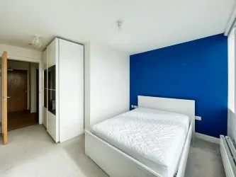 Eighth Floor Waterfront Apartment