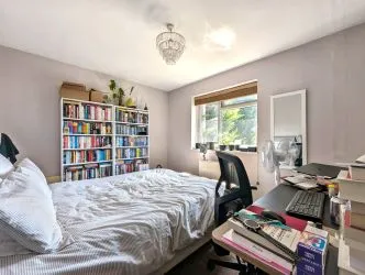 Leasehold (87 years remaining) | 2 Bedrooms | Central Location | Ideal First-Time Buy or Investment  with a 9.7% annual rental yield| with tenants in-situ| No Chain
