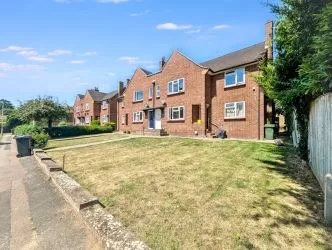 Leasehold (87 years remaining) | 2 Bedrooms | Central Location | Ideal First-Time Buy or Investment  with a 9.7% annual rental yield| with tenants in-situ| No Chain