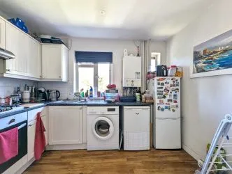 Leasehold (87 years remaining) | 2 Bedrooms | Central Location | Ideal First-Time Buy or Investment  with a 9.7% annual rental yield| with tenants in-situ| No Chain