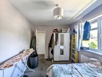 Leasehold (87 years remaining) | 2 Bedrooms | Central Location | Ideal First-Time Buy or Investment  with a 9.7% annual rental yield| with tenants in-situ| No Chain