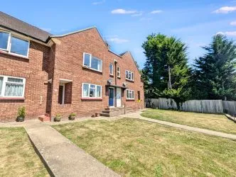 Leasehold (87 years remaining) | 2 Bedrooms | Central Location | Ideal First-Time Buy or Investment  with a 9.7% annual rental yield| with tenants in-situ| No Chain