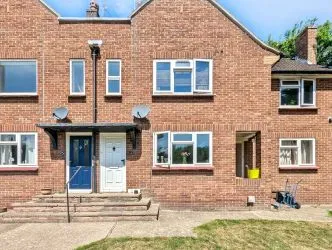 Leasehold (87 years remaining) | 2 Bedrooms | Central Location | Ideal First-Time Buy or Investment  with a 9.7% annual rental yield| with tenants in-situ| No Chain