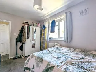 Leasehold (87 years remaining) | 2 Bedrooms | Central Location | Ideal First-Time Buy or Investment  with a 9.7% annual rental yield| with tenants in-situ| No Chain