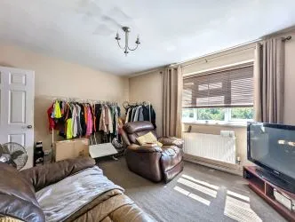 Leasehold (87 years remaining) | 2 Bedrooms | Central Location | Ideal First-Time Buy or Investment  with a 9.7% annual rental yield| with tenants in-situ| No Chain